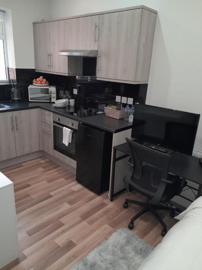 Mia Residence - Entire Studio Apartment - City View - London - Next To Ealing Broadway Station Exterior foto